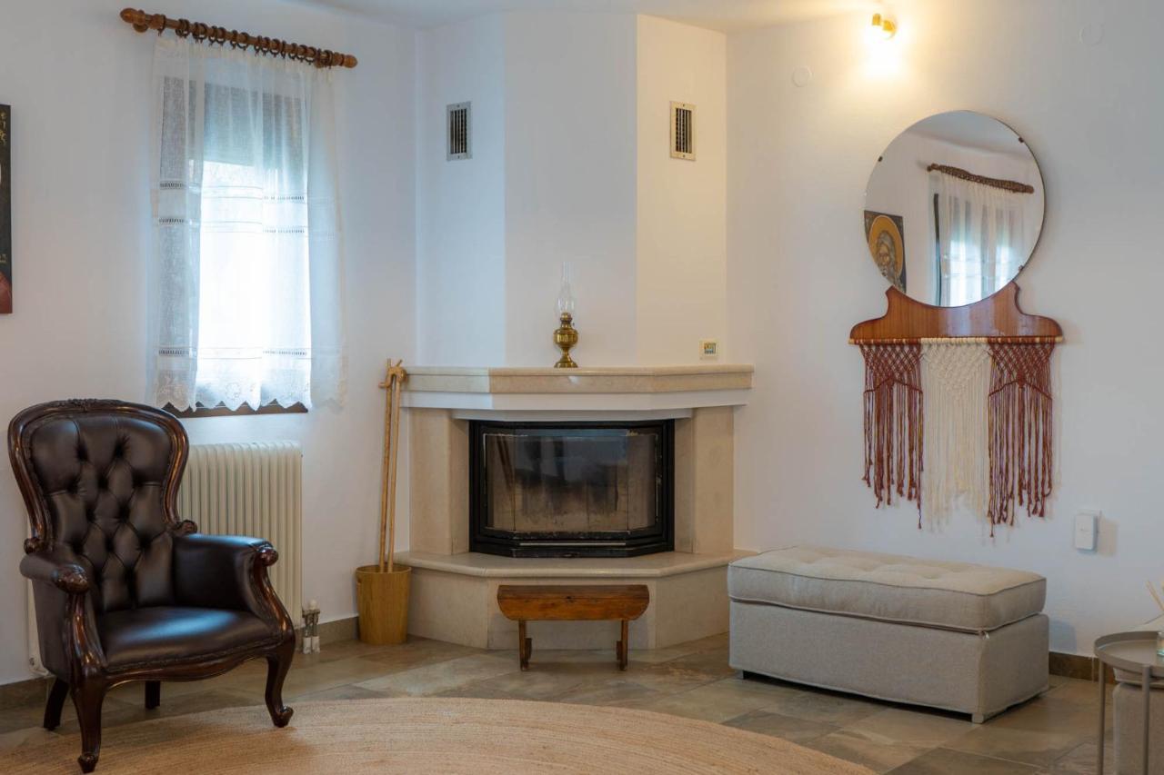Postmans Apartment Under Meteora Kalampáka Eksteriør bilde